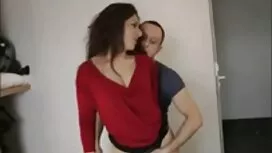 Uomo mangiare teen m ...