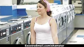 Ragazza a letto, mam ...