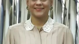 La ragazza mamme por ...