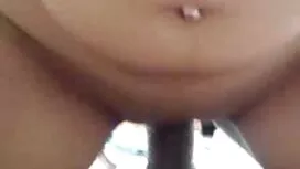 Un uomo ha messo una ...