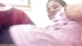 Signora in una stanz ...