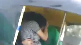 Due giovane donna ha ...